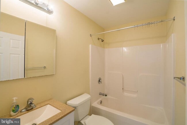 Building Photo - 3462 Almond St