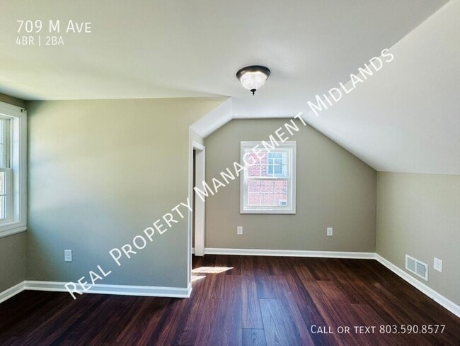 Building Photo - 709 M Ave