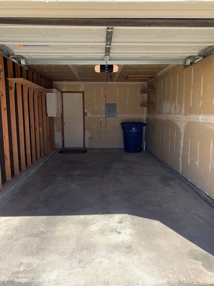 Attached Garage - 7552 Camino Ct