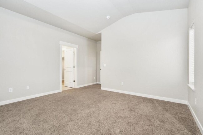 Building Photo - 4190 S Park Dr