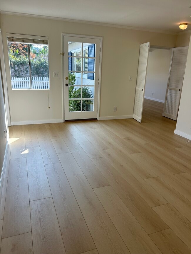 Building Photo - 10760 Russett Ave