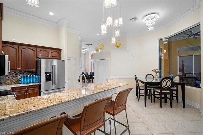 Building Photo - 5024 SW 8th Pl