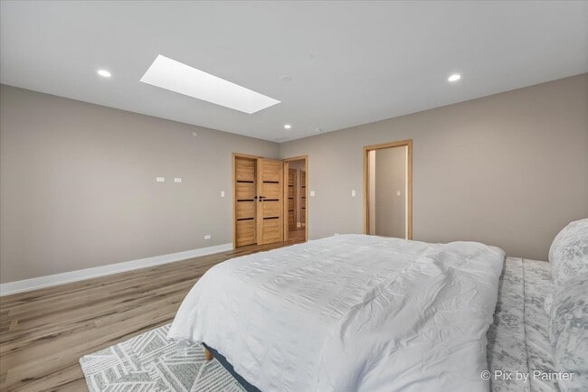 Building Photo - 154 Oak St