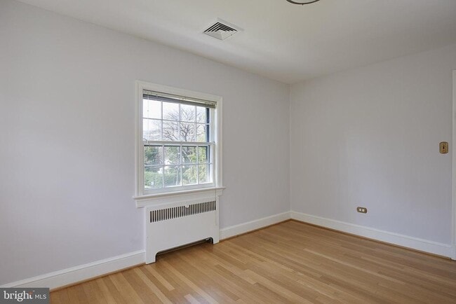 Building Photo - 5135 Massachusetts Ave