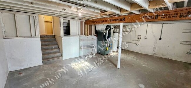 Building Photo - Beautiful House in South KC-Available NOW!!