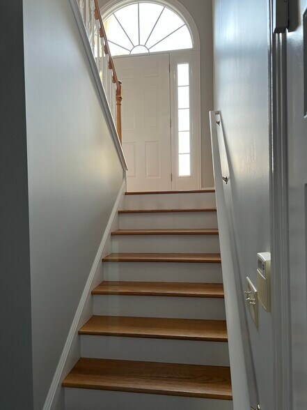 Building Photo - 155 Chelsea Cir