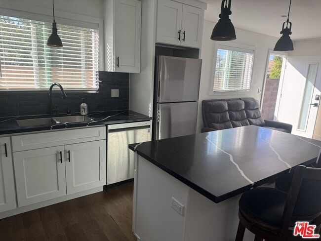 Building Photo - 8302 Capps Ave