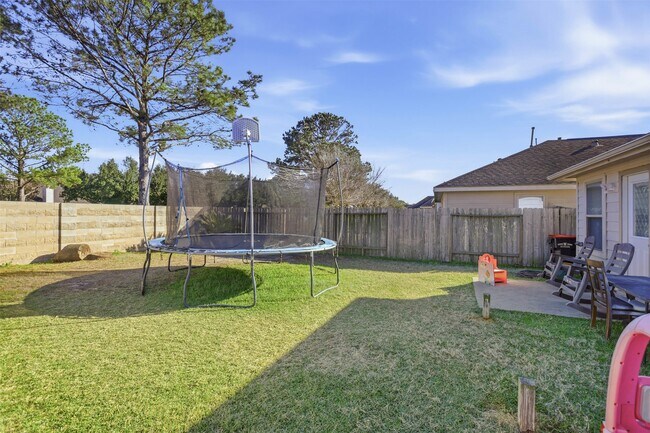 Building Photo - 11402 Overland Trail Dr