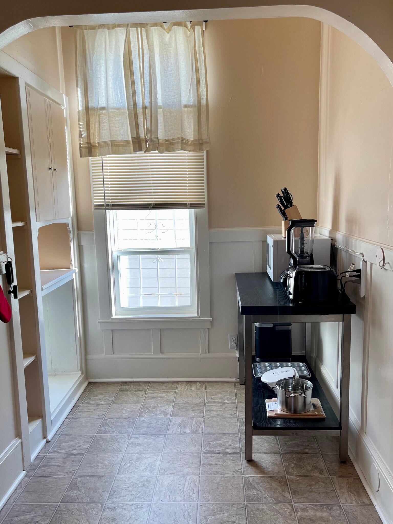 kitchen nook - 1231 E 19th St