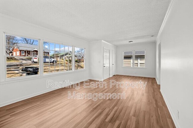 Building Photo - 8025 1st Ave S