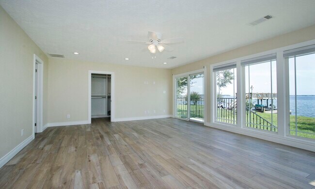 Building Photo - 14535 Diamondhead N