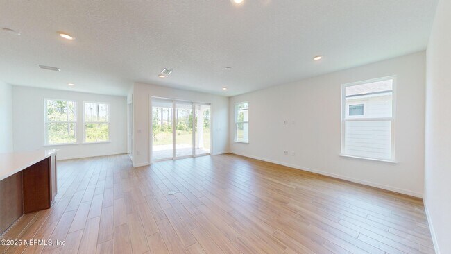 Building Photo - 149 Creek Pebble Dr