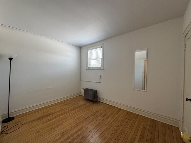 Building Photo - 28W579 Stafford Pl