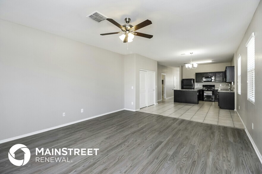 Building Photo - 2920 W Jessica Ln