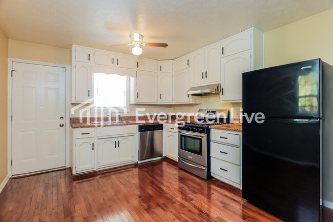 Building Photo - 4012 St John Ln NW