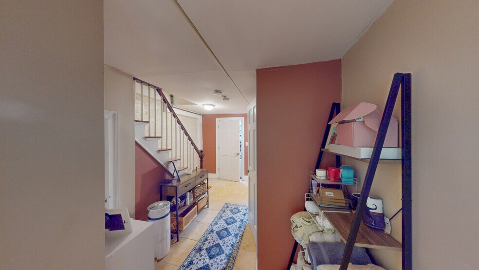 Building Photo - 32 G St