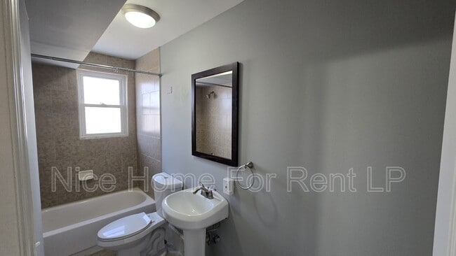 Building Photo - 64 Simpson Ave