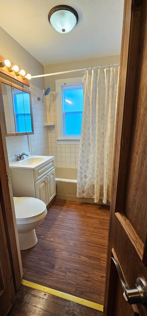 Building Photo - 4 Bedroom House for rent