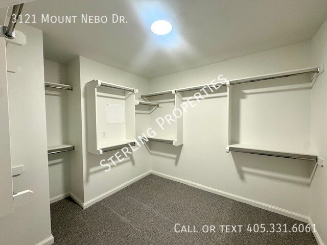 Building Photo - 3121 Mt Nebo Dr