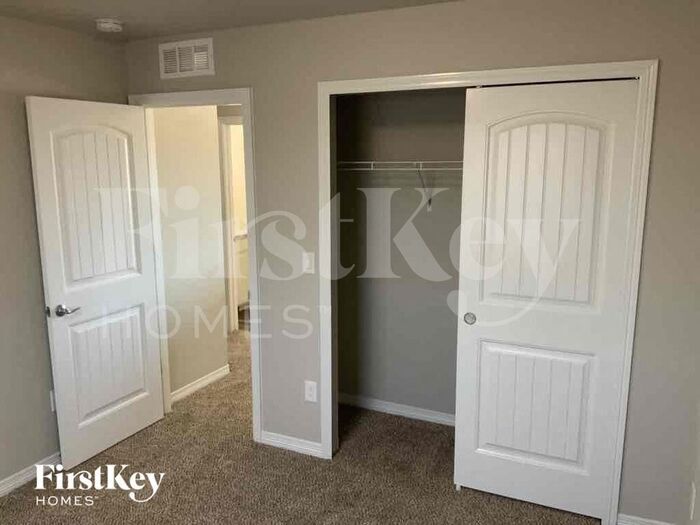 Building Photo - 11036 Rockcastle Dr
