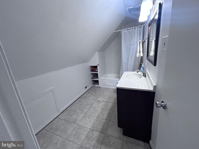 Building Photo - 132 Pinecrest Ln