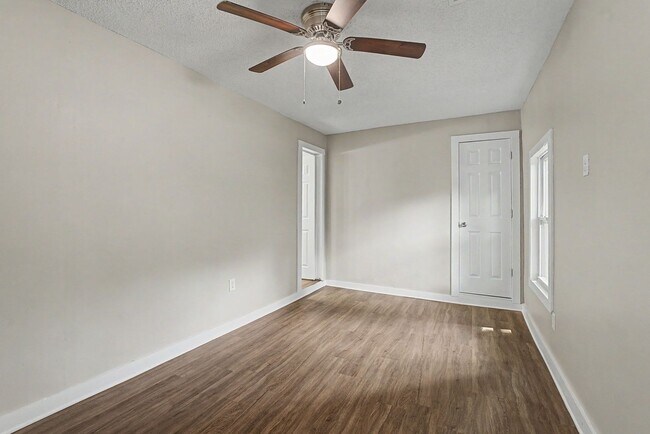 Building Photo - 246 Anderson Rd