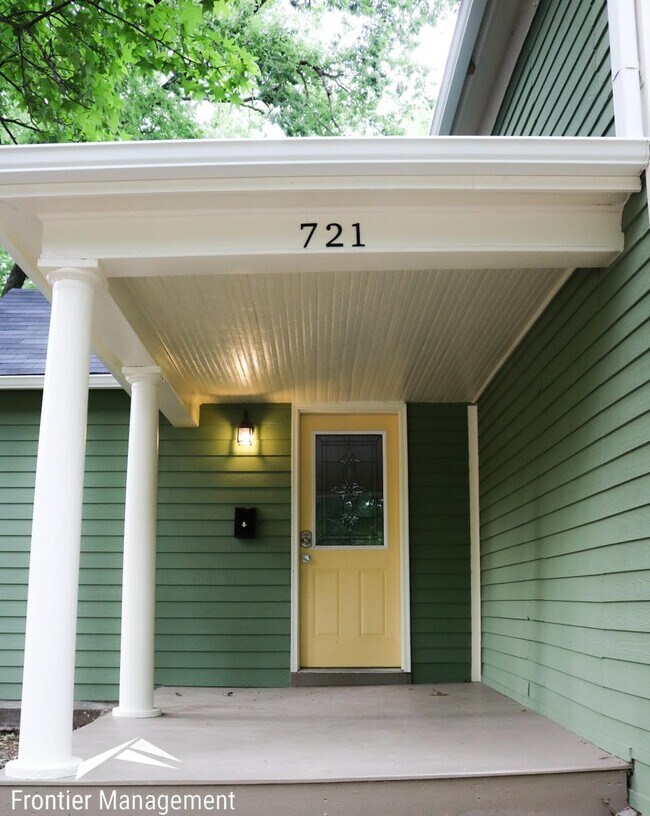 Building Photo - Recently Remodeled 3 Bedroom Farm Style Home!