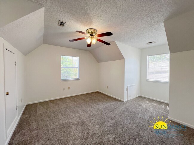 Building Photo - Spacious Two-Story 4BR Cul-De-Sac Home in South Crestview!