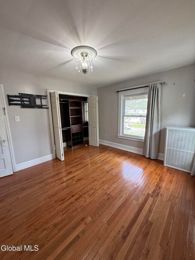 Building Photo - 1960 Eastern Pkwy