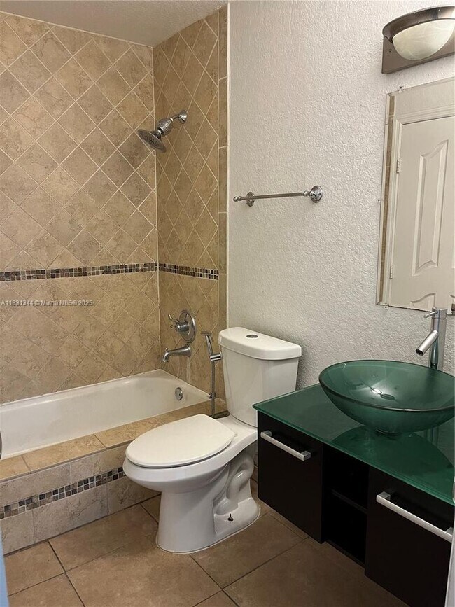 Building Photo - 10630 SW 157th Ct