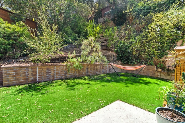 Building Photo - 10275 Oletha Ln