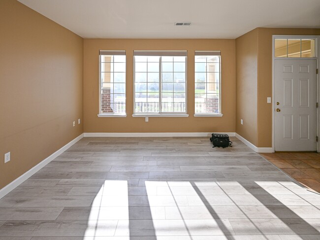 Building Photo - 15904 E Geddes Ln