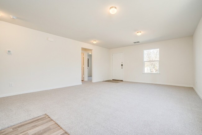 Building Photo - 1102 W 34th St