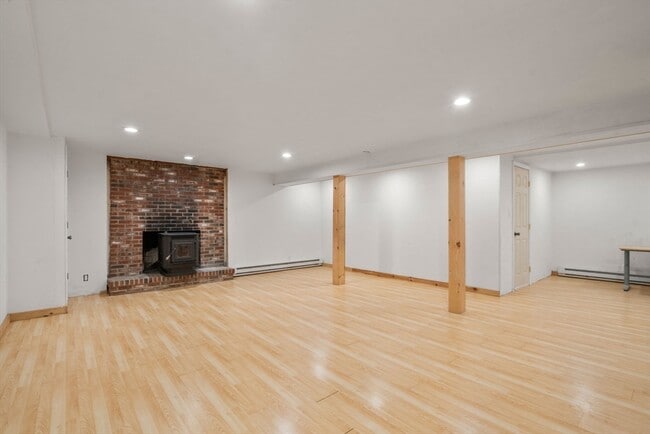 Building Photo - 56 Parmenter Ln