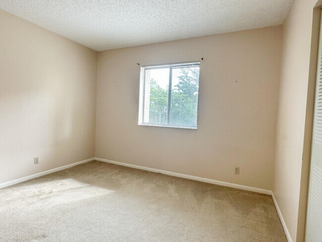 Building Photo - 924 SW 9th St Cir