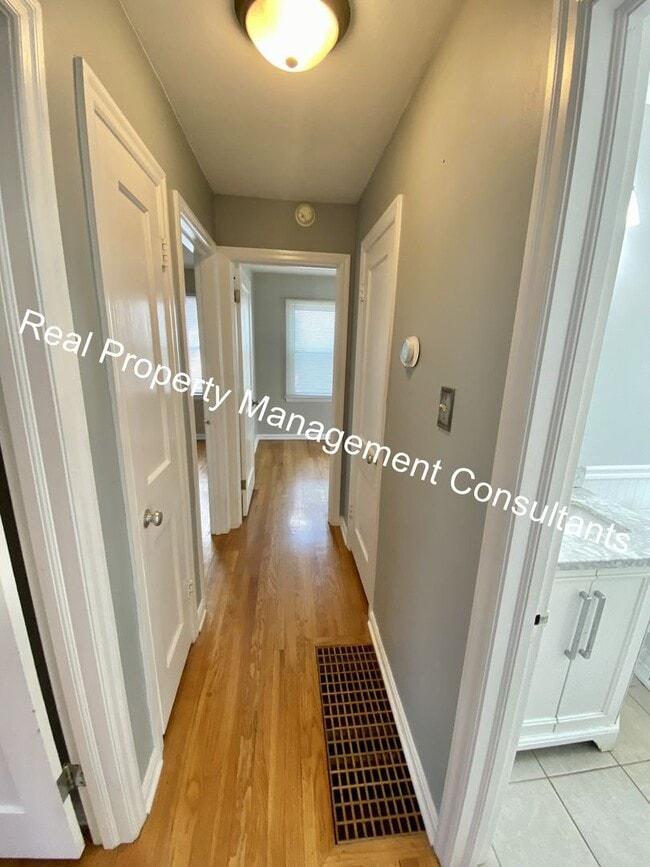 Building Photo - Charming 3-Bedroom Ranch Home in Roeland Park