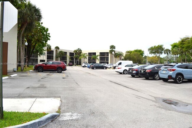 Building Photo - 8005 SW 107th Ave