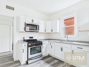 Building Photo - 633 W Princess St