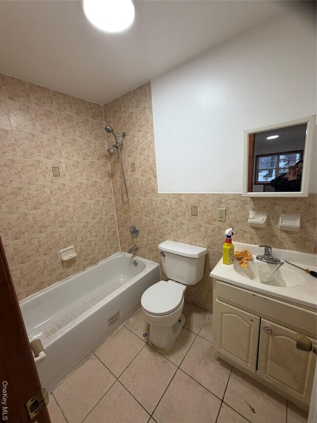 Building Photo - 172-07A 90th Ave