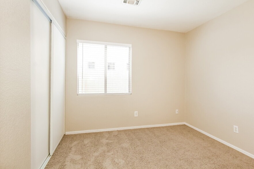 Building Photo - 2627 S 84th Gln