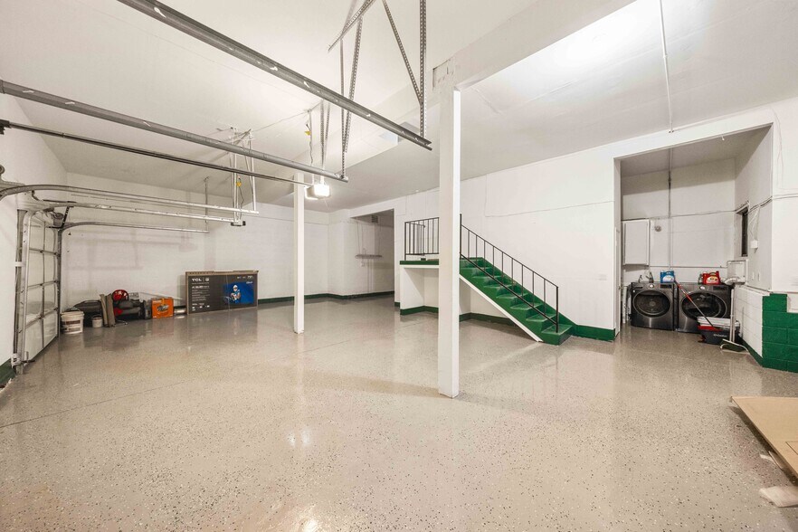 Building Photo - 605 Calle del Cerrito