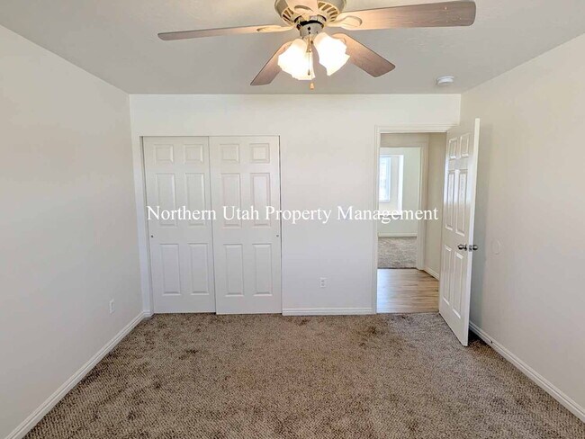 Building Photo - Updated 4 Bed, 2 Bath SFH