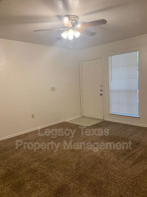 Building Photo - 1110 Williams Ave