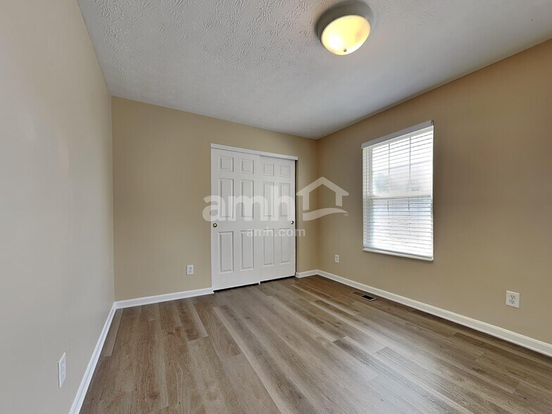 Building Photo - 1004 Wild Flower Ln