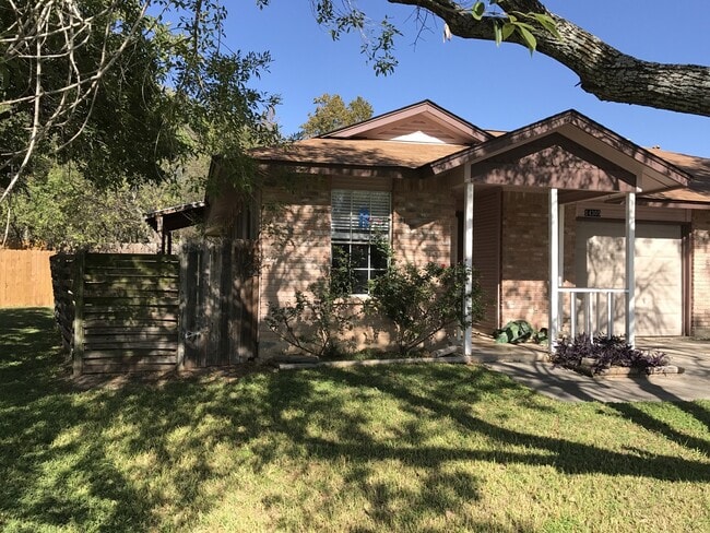 Building Photo - Sandiland