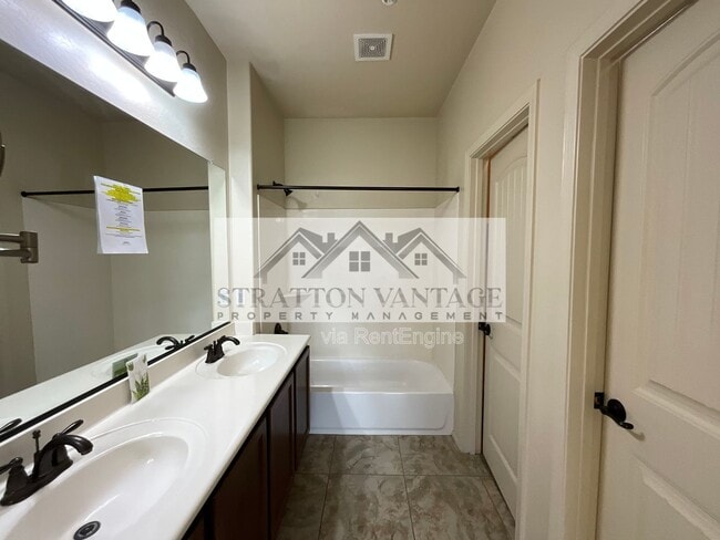 Building Photo - 4709 E Portola Valley Dr