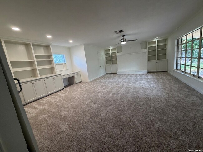 Building Photo - 543 Brightwood Pl