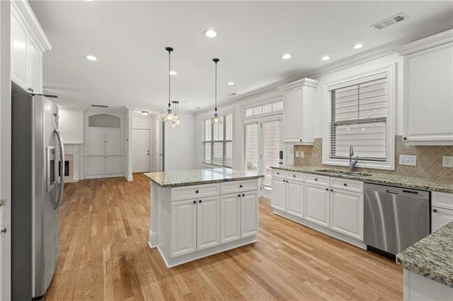 Building Photo - 319 Barbados Ln