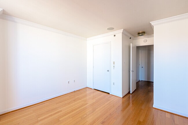 Building Photo - 1230 23rd St NW