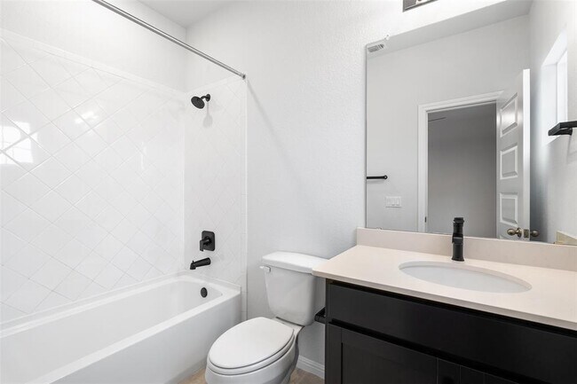 Building Photo - 2516 Walking Y Rd